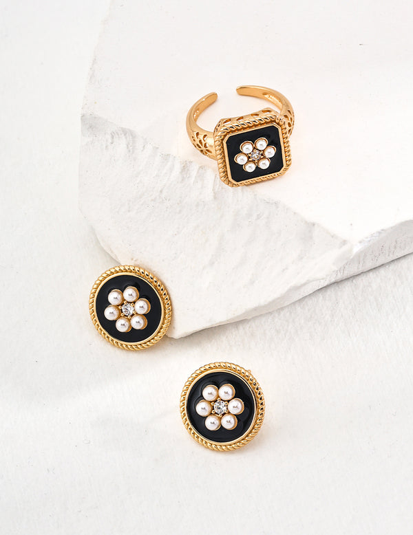 ✨ French Minimalist Pearl Earrings ✨